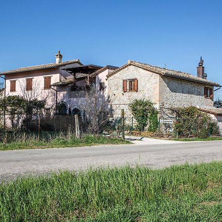 Al Guado Di Assisi B&B Бастия Умбра Екстериор снимка